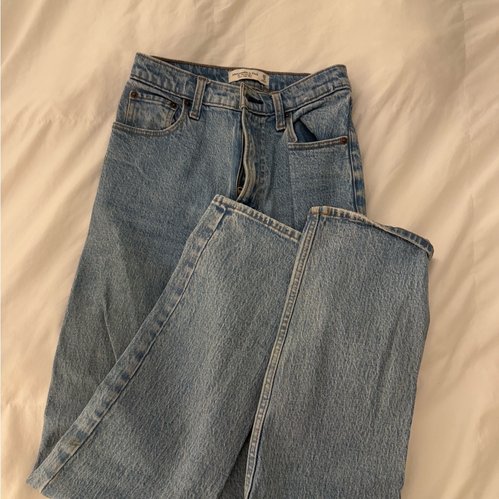 Abercrombie & Fitch women’s high rise Jeans